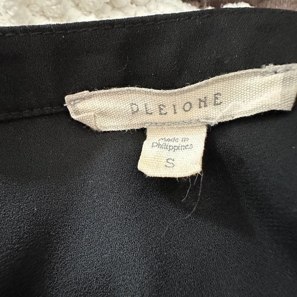 Versatile Black Blouse, Button up or full Length Sleeves - Picture 7 of 7